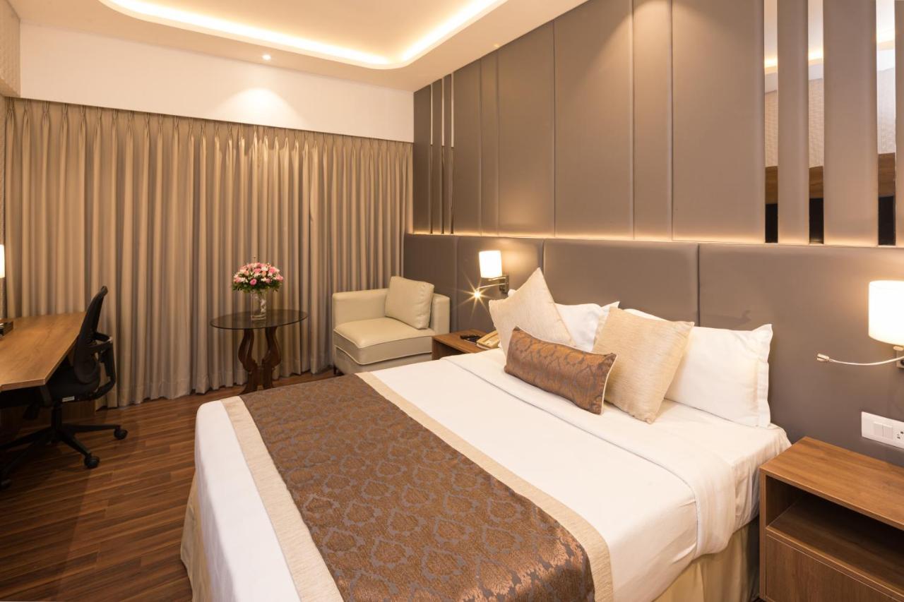 Goldfinch Hotel Mumbai Exterior foto