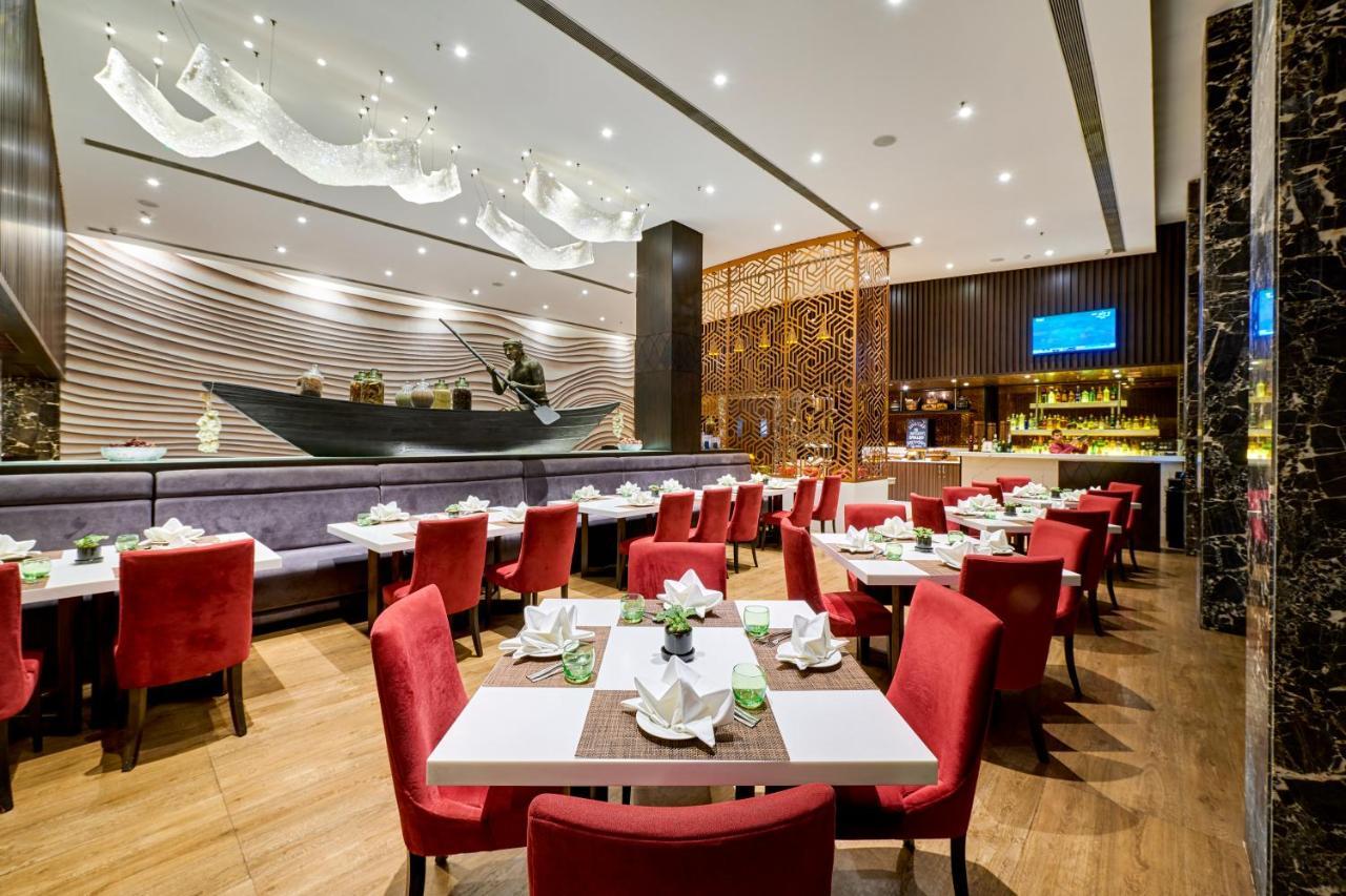 Goldfinch Hotel Mumbai Exterior foto