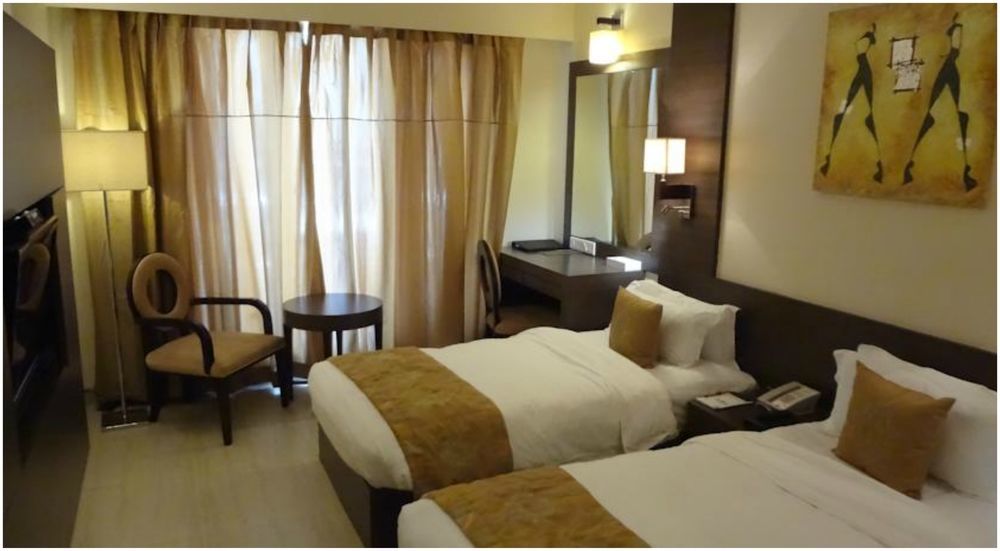 Goldfinch Hotel Mumbai Exterior foto