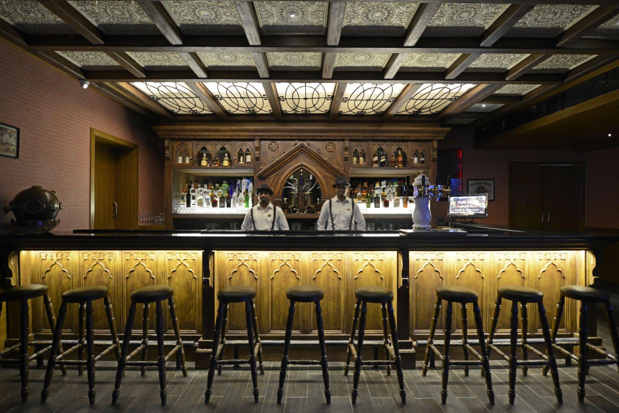 Goldfinch Hotel Mumbai Exterior foto